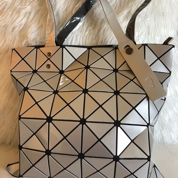 SOLD🎉 Geometric Shoulder Handbag - Picture 3 of 6